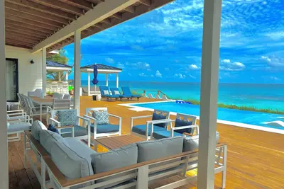 Image de BeauSoleil Beach House, Luxury Private Ocean Front with Infinity Pool\/Hot Tub
