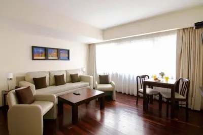 Image de Lively 1 Bedroom Condo A Short Walk to Palacio San Martín