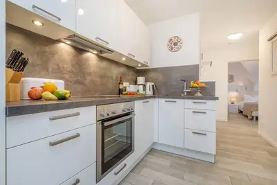 Image de Bright, modern vacation apartment with upscale furnishings and a view of the Bodden