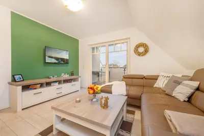 Image de Bright, modern vacation apartment with upscale furnishings and a view of the Bodden
