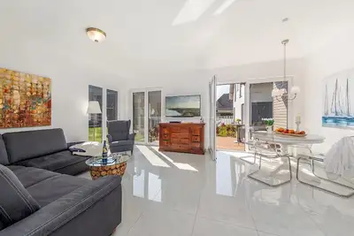 Image de First floor apartment with south-facing terrace