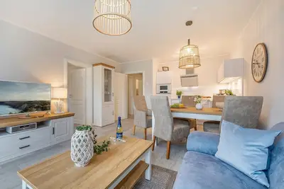 Image de The chic Glebbe house was completed in July 2020 and is very lovingly furnished.