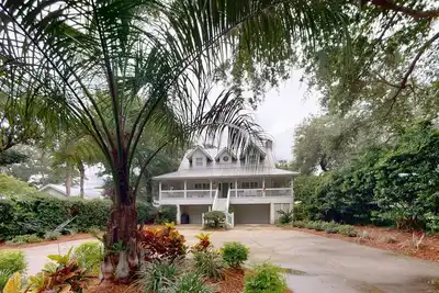 Image de East Beach Family Friendly Home, sleeps 9