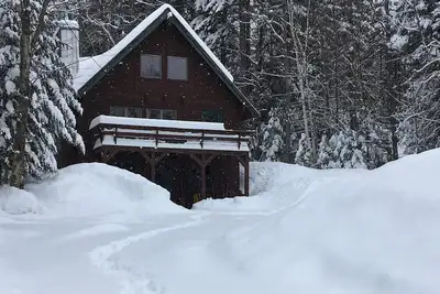 Image de Tmakwa - You will love this little cabin - and it's sandy beach in the summer
