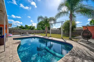 Image de Whispering Palms: Pool, Near Beaches, Dog Friendly