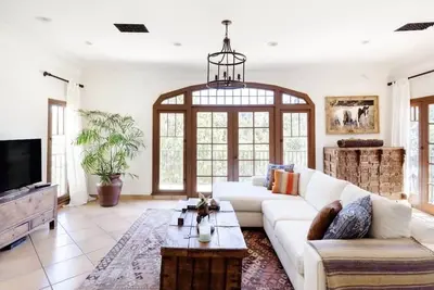 Hollywood Hills Designer Villa/Duplex with Authentic Charm