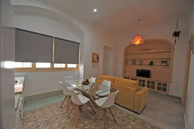 Image de Mansion downtown luxury style 3 bedrooms street view