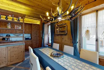 Image de In the heart of the charming village of Pontresina, right next to the famous Hot