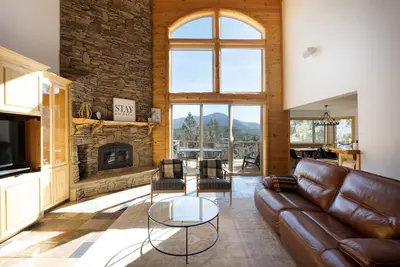 Image de Castle Rock. Best home, Best location, Best views, best hot tub, all in one place. Ac