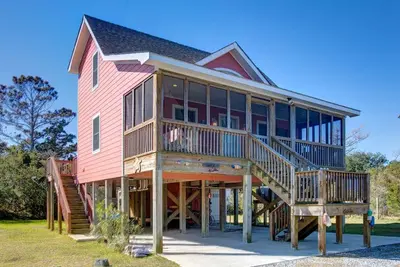Image de Potter's Place: Cozy home Just a short walk to the Ocracoke Lighthouse.