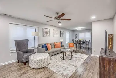 Image de Spacious Executive Suite Downtown Bowling Green