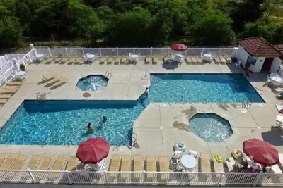 Image de Spectacular views of the ocean and wildlife preserve from two balconies!
