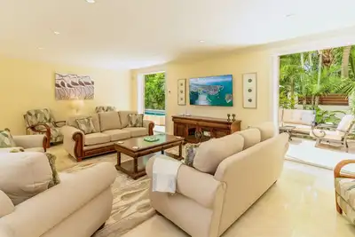 Image de **Island Opulence @ Midtown** Grand Private Home & Pool + Last Key Services…