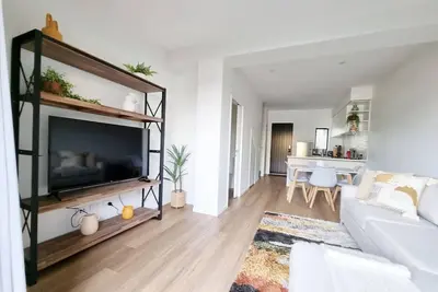 Image de Huntington Townhouse with Patio and Parking