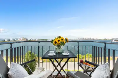 Image de Marina Sunrise - harbor view, balcony, 1st row on the water, 2nd floor, parking lot