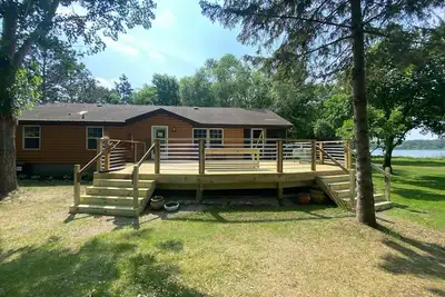 Image de Cabin, Lakeside Historic Boathouse with Sand Beach & Volleyball, Super Private