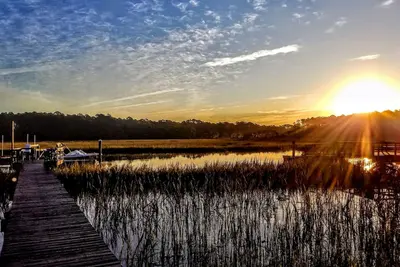 Image de Beautiful Water Views, Huge Yard, Boat Dock, Private, Quiet, Minutes to Beaufort