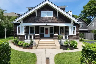 Image de Charming, cozy spacious home within 1 mile walking distance to Oak Bluffs
