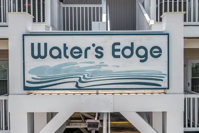 Image de \"Waters Edge 435-C\" - Oceanfront Condo w/ Community Pool, 2 Bedrooms / 2 Bathrooms