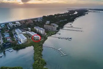 Image de Siesta Key luxury condo at Turtle Beach - monthly rental. no short term stays.