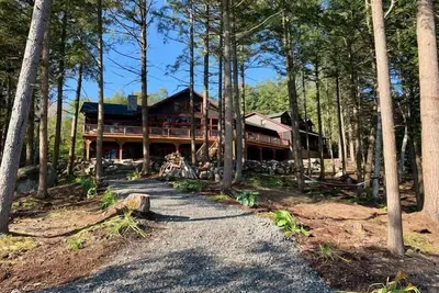 Image de Adirondack Luxury Vacation Home