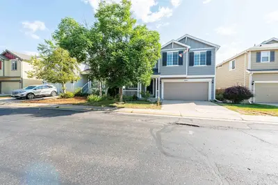 Image de Spacious 4 bedroom 3. 5 bathrooms