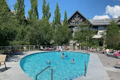 Image de Ski-in\/Ski-out w\/ Pool & Hot Tubs, great location