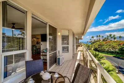 Image de Maui Banyan G410 - Remodeled, Partial Ocean View, Ac, Across Kamaole Beach!