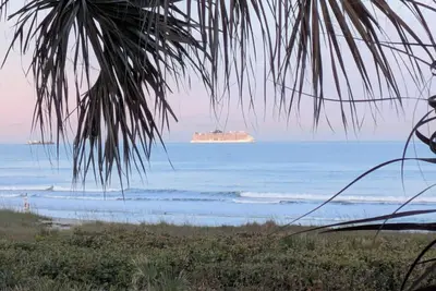 Image de Subtropical Oasis Condo, Heated Pool, Steps To The Ocean, Great Location