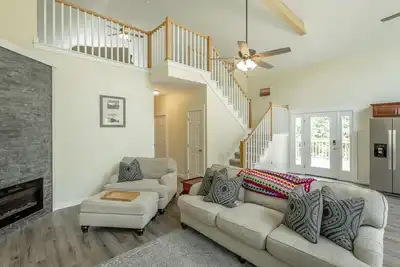 Image de The Honeysuckle - Pmi Scenic City Rental