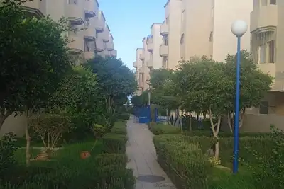 Image de bel appartement avec 2 piscines
