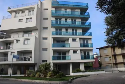 Image de Appartement de vacances avec balcon, air conditionné et internet