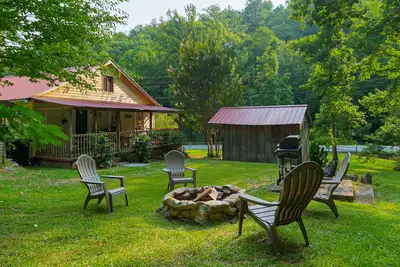 Image de Georgia Bell`s - Vintage Ranch Farmhouse by Chattahoochee River & Near Downtown