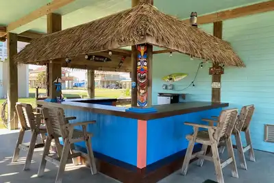 Image de Everything Beachy! Beautiful home Close to the Beach