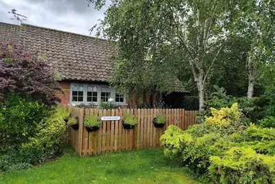 Image de Hunters Lodge, pet friendly, with a garden in Long Stratton