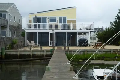 Image de Bayfront Condo. Ship Bottom. Beach Badges. Wifi. Washer & Dryer. Enjoy the views from this 2nd-floor