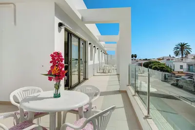 Image de Appartement Atico Albamar avec vue sur les montagnes, Wi-Fi, balcon et terrasse