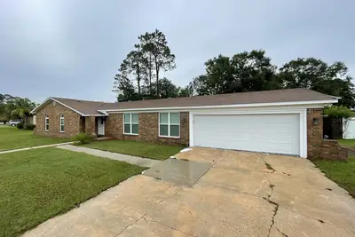 Image de Upgraded Open Floor Plan Home Near Nas Pensacola