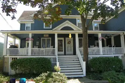 Image de Adorable 3-Bedroom Condo Just a Block Away from the Washington Street Mall