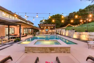 Image de Above Hillside Oasis I Pool&Spa I Outdoor Entertaining I Luxury Services