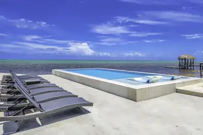 Image de 100'Private Sandy Beach, Pool, Bikes, Kayaks, Ev chrgr