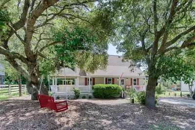 Image de Barnicoll your perfect Obx getaway!