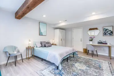 Image de Private Pet Friendly Avenues Suite-❤️ of Downtown!