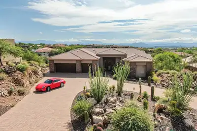 Image de Enjoy quality time in beautiful Fountain Hills at the coziest home