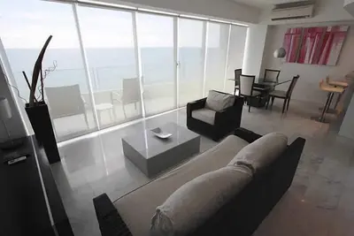 Image de Ocean-Front 1br Condo w Pool & Spa in Park Royal Mazatlan