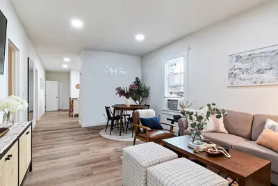 Image de Insta-Worthy Victorian 3 Br in Dt Sacramento