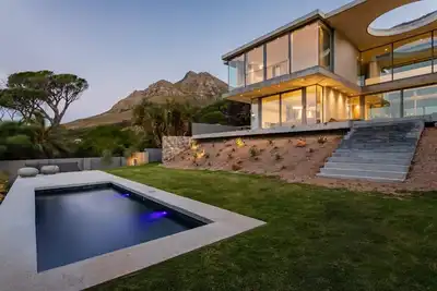 Image de House Sidmouth Brand new architectural masterpiece at the foot of Table Mountain
