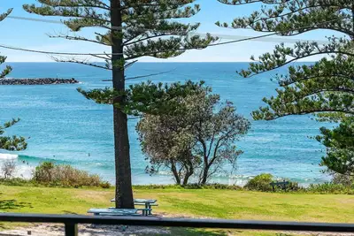 Image de Arcoola 1 | Overlooking Main Beach