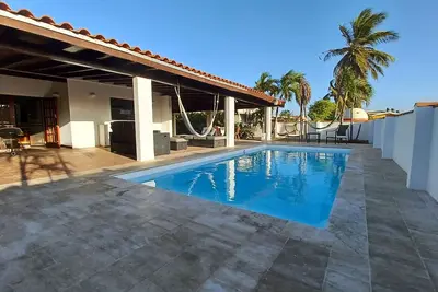 Image de Best location, private pool, walking to the beach and nightlife