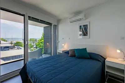 Image de Confortable appartement avec Wifi, piscine, climatisation, Tv, terrasse, animaux admis et parking